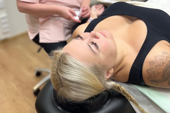 Kaulan rasvaimu parantaa kaulan muotoa